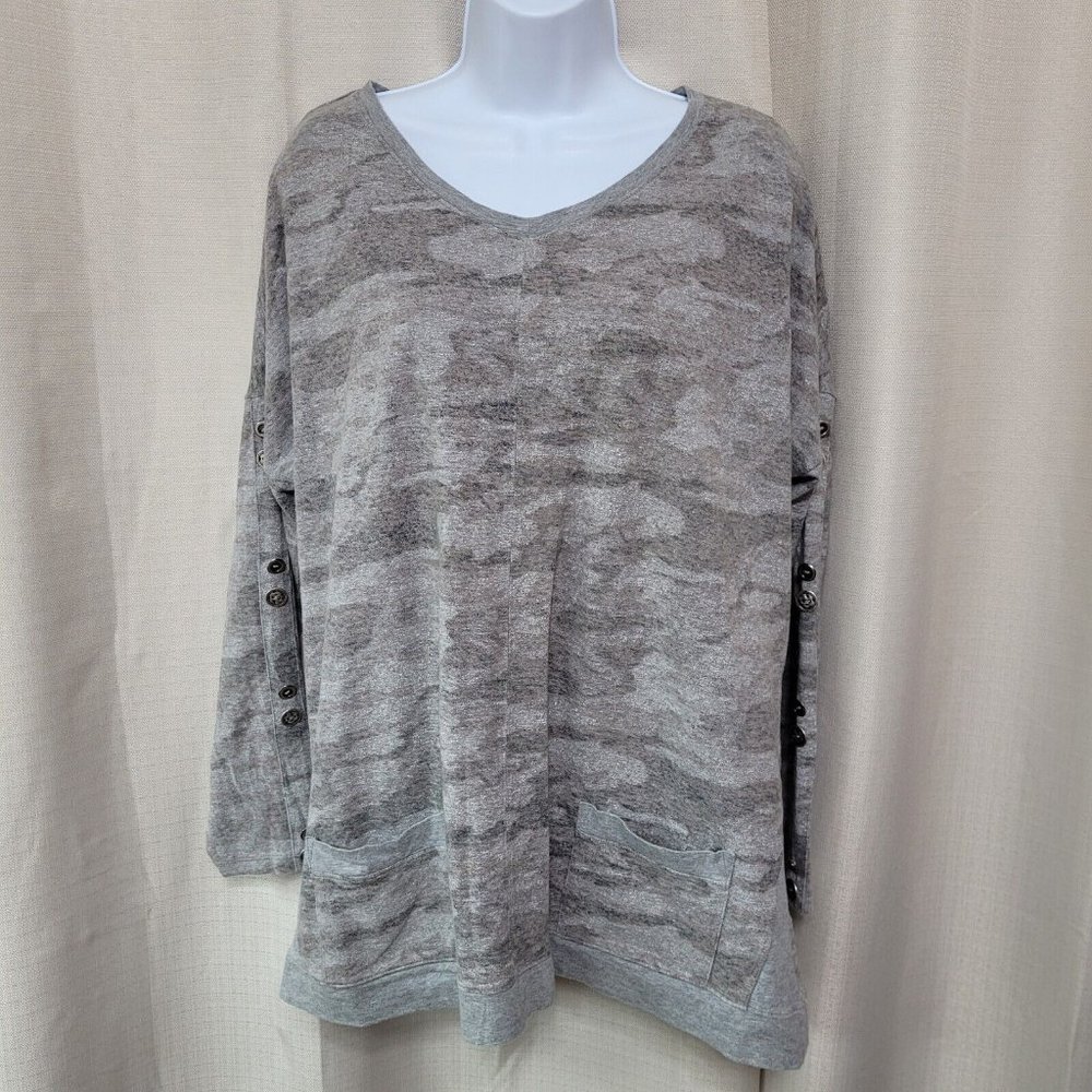 Soft Surroundings Piper Pullover Gray Camo Women's Size XL Button Sleeve Accent